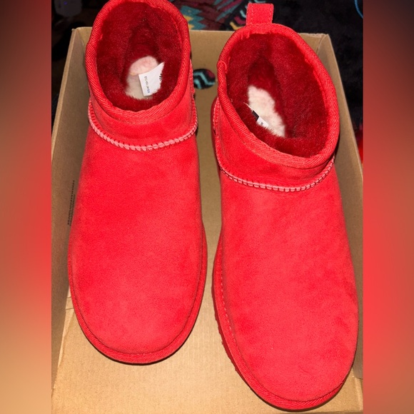 Ugg ultra mini boots size 8 - Picture 2 of 4